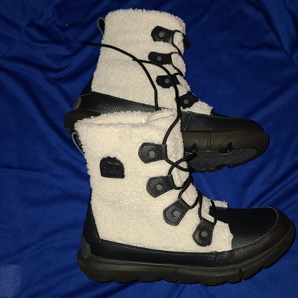 Sorel Boots - Picture 6 of 17